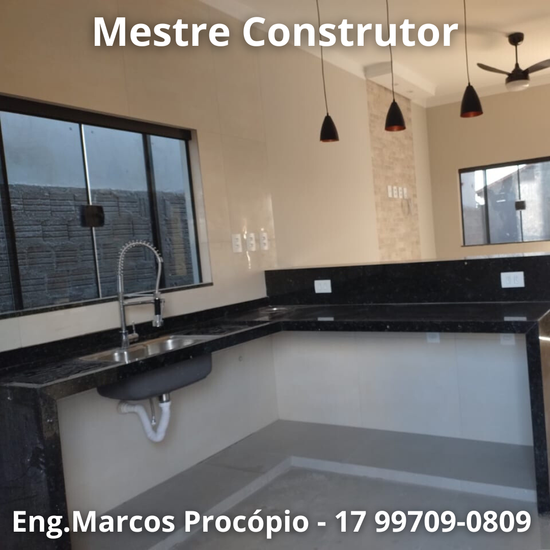 Mansão luxuosa com piscina infinita e vista para o mar